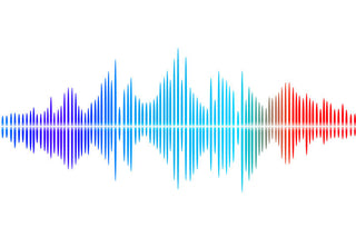 工事現場やイヤホンなど身近な大きな音に囲まれる様子、騒音性難聴の原因を連想させる情景